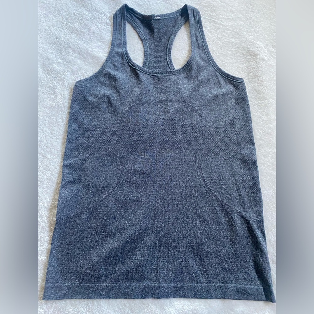 Lululemon gray swiftly tech tank top. Size 8 excellent condition no flaws